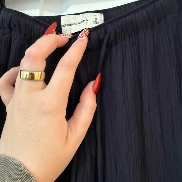 Abercrombie & Fitch Black Crinkle Pull on Baggy Pants - Picture 3 of 5